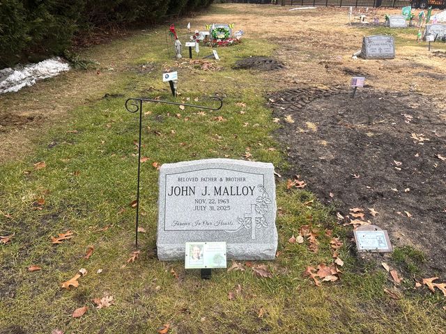 Slant marker made by Tri-State Monument Company